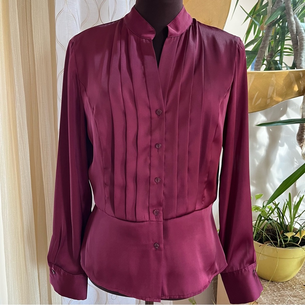 EUC Jones New York Signature maroon silky button down pleat long sleeve blouse